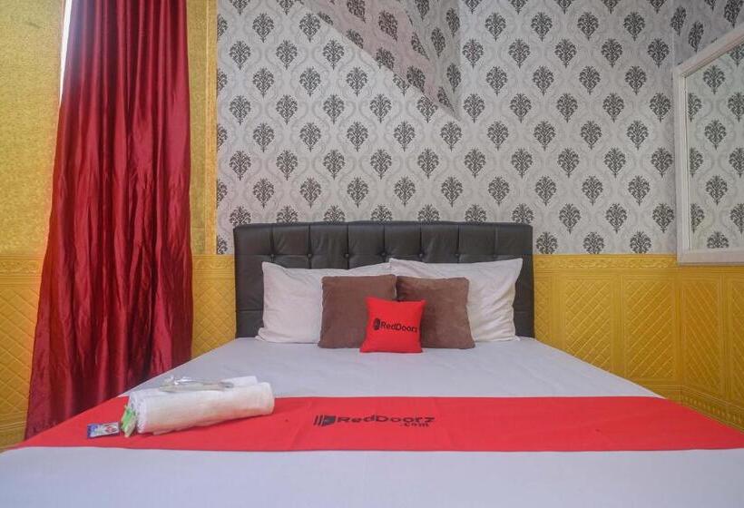 فندق Reddoorz Syariah Near Gerbang Dieng 2