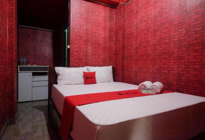 فندق Reddoorz Syariah Near Gerbang Dieng 2