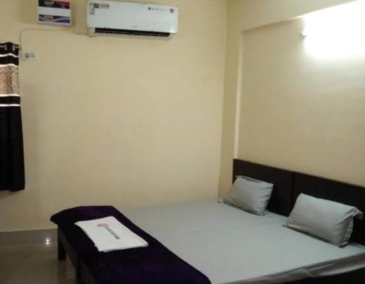 فندق Somnath Guest House