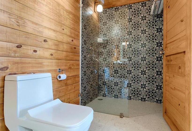 בית מלון כפרי Stone Wood Jungle Resort, Dandeli