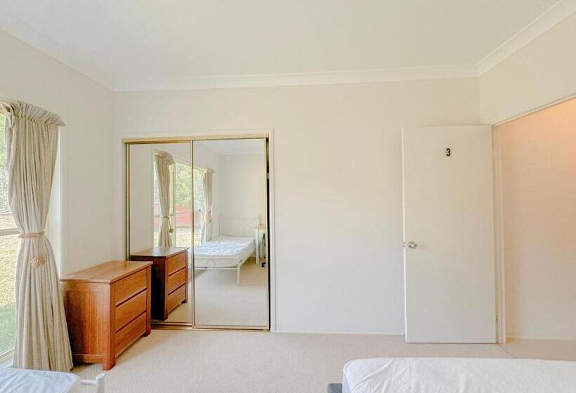 호텔 Sydney Farm Stay    Live With Nature And Animals