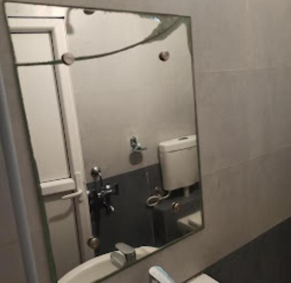 هتل The Base Inn Puducherry