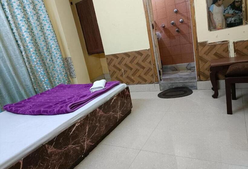 בית מלון כפרי The Lhonark Leisure