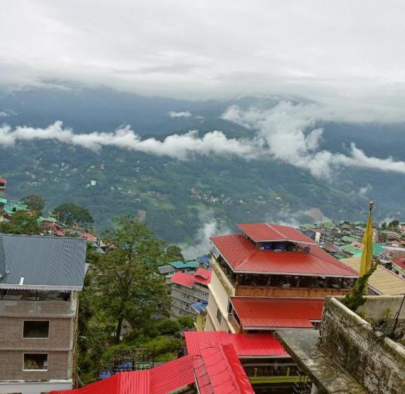 בית מלון כפרי The Lhonark Leisure