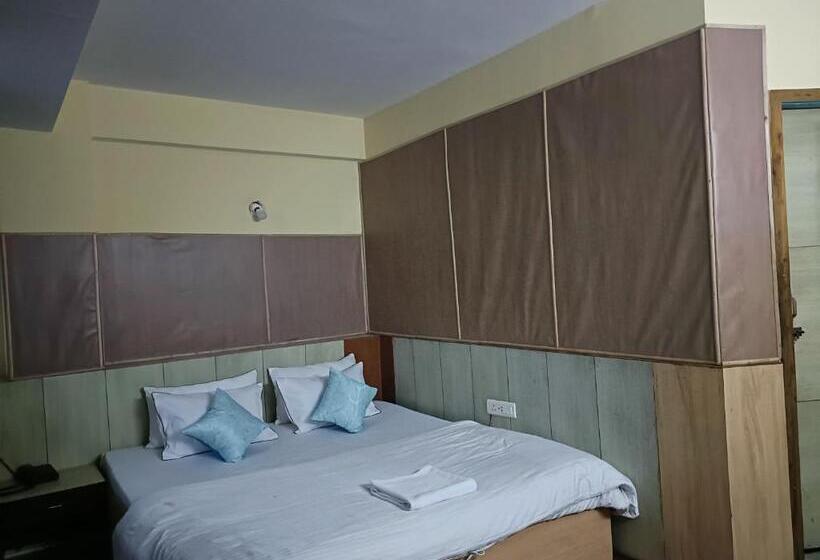 בית מלון כפרי The Lhonark Leisure