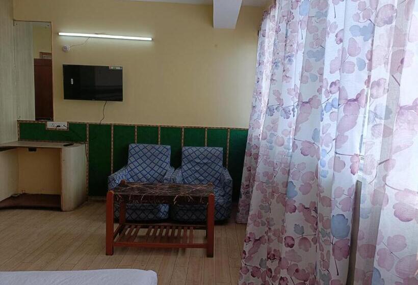 בית מלון כפרי The Lhonark Leisure