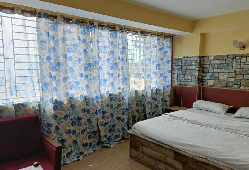 בית מלון כפרי The Lhonark Leisure