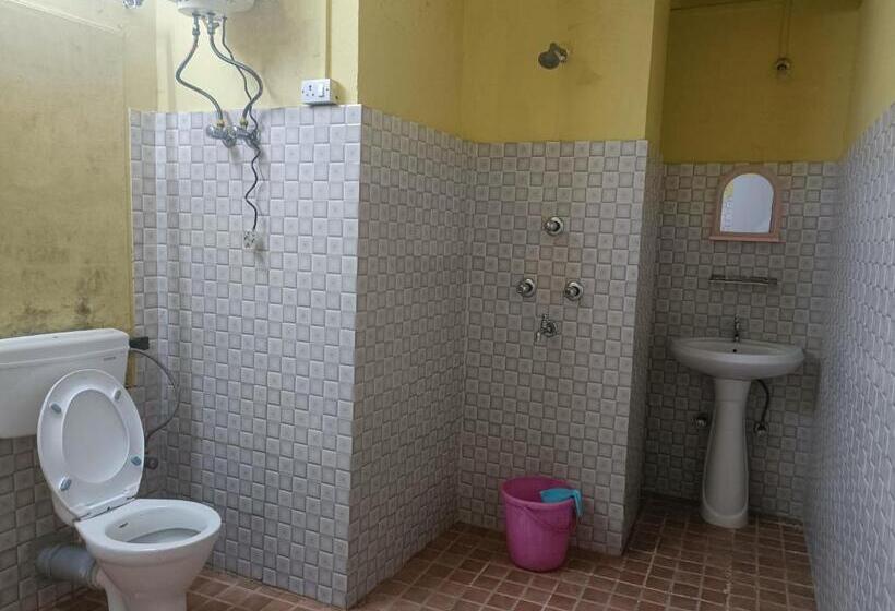 בית מלון כפרי The Lhonark Leisure