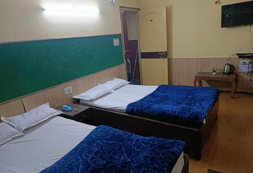 בית מלון כפרי The Lhonark Leisure