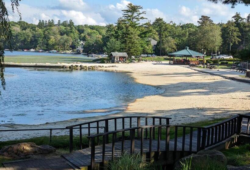 בית מלון כפרי The Lodge Luxury Resort At Lake Harmony