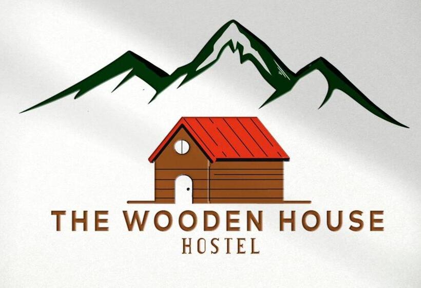هتل The Wooden House