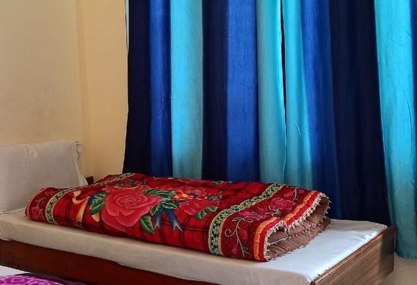 ホテル Vivek Palace And Restaurant, Barkot