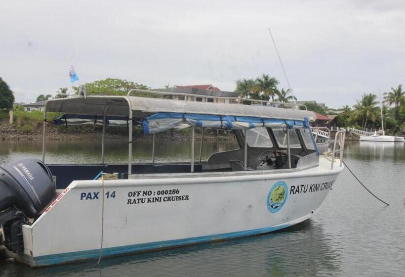 Mana Backpackers And Dive Resort