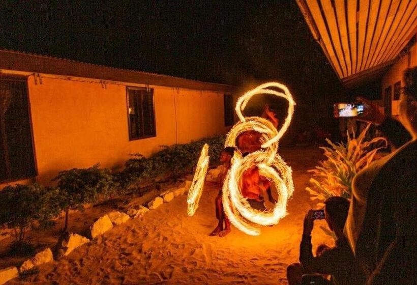 Mana Backpackers And Dive Resort