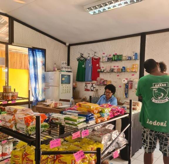 Mana Backpackers And Dive Resort