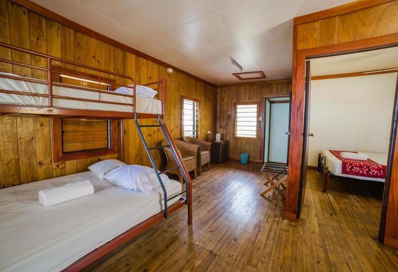 Mana Backpackers And Dive Resort