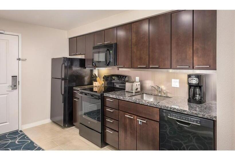 Our Luxury Condo Awaits You A The Desert Blue, Moments From The Strip   Special Offer Now!