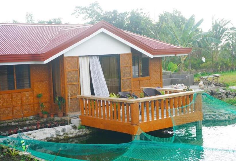 پانسیون Cabins In The Farm