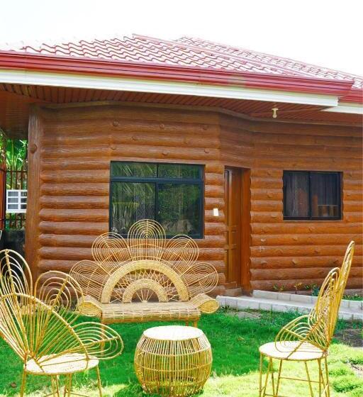 پانسیون Cabins In The Farm