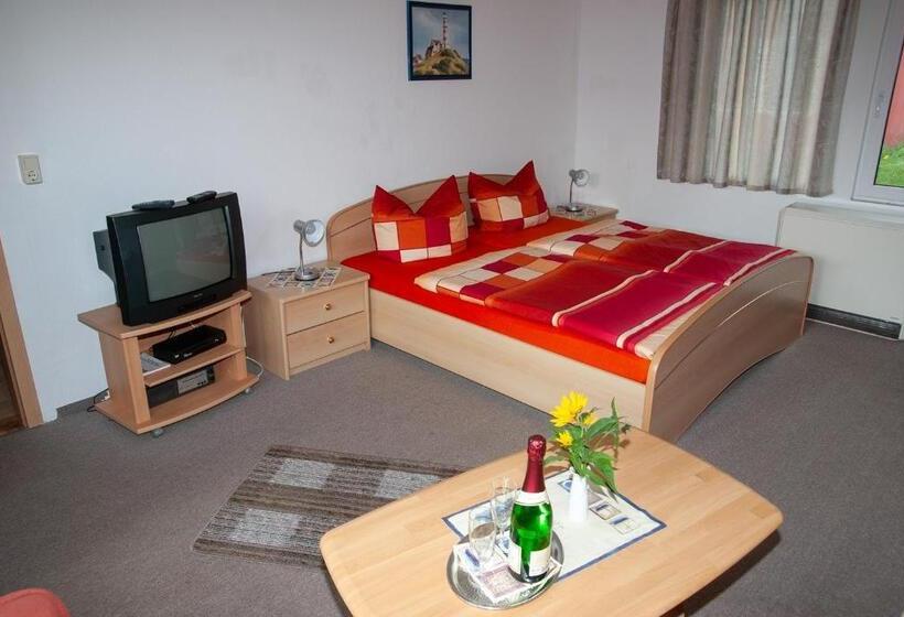 بنسيون Doppelzimmer Mit Gemeinschaftsbad Fuer 2 Personen Fuer Die Stoertebeker Festspiele H3zi2