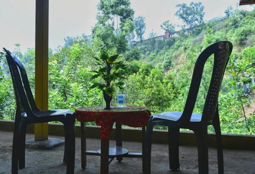 بنسيون Eshwari Cottage