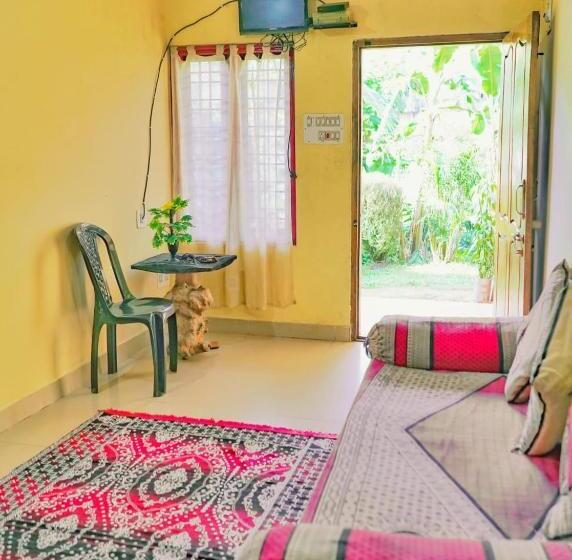 بنسيون Eshwari Cottage