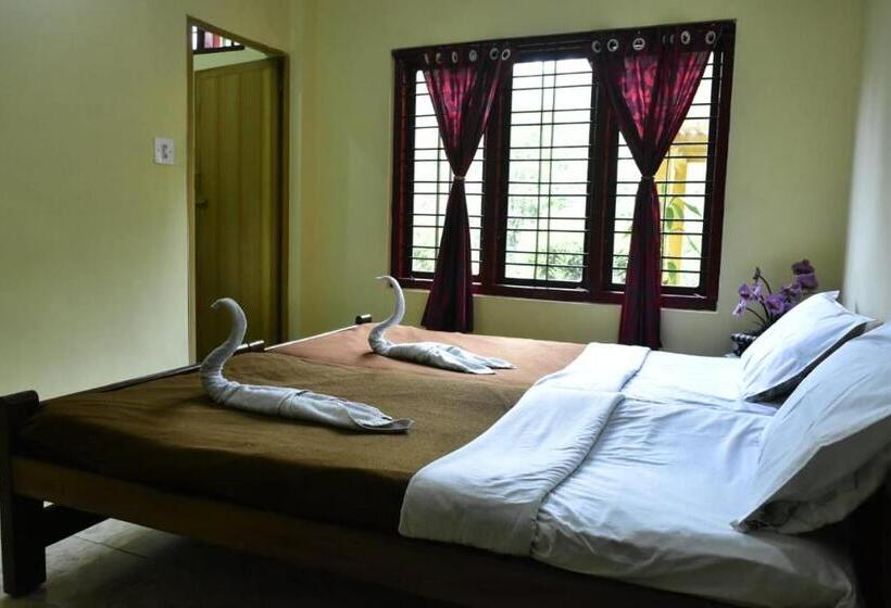 بنسيون Eshwari Cottage