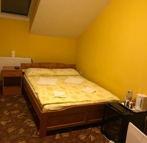 ペンション Haj&tihi Srl