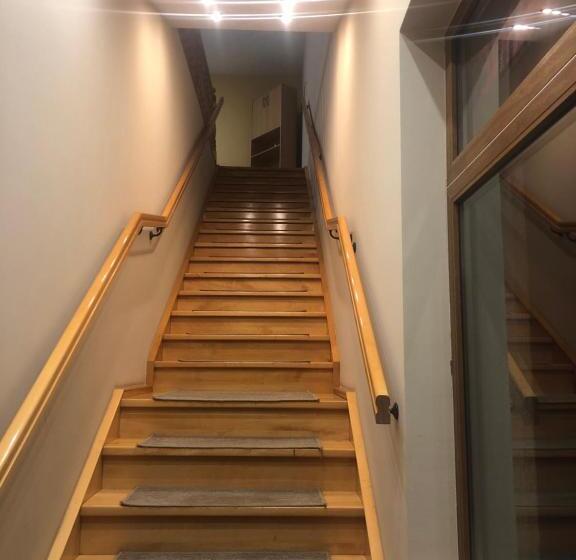 ペンション Haj&tihi Srl