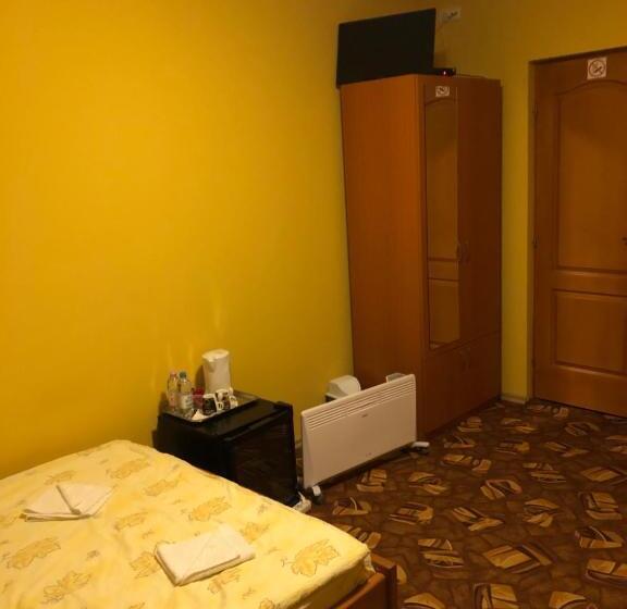 ペンション Haj&tihi Srl