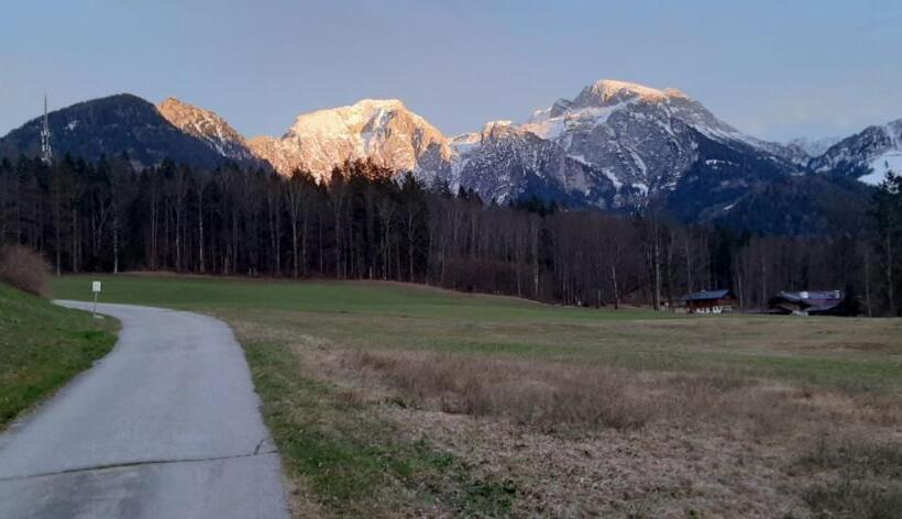 펜션 Haus Stoaröserl