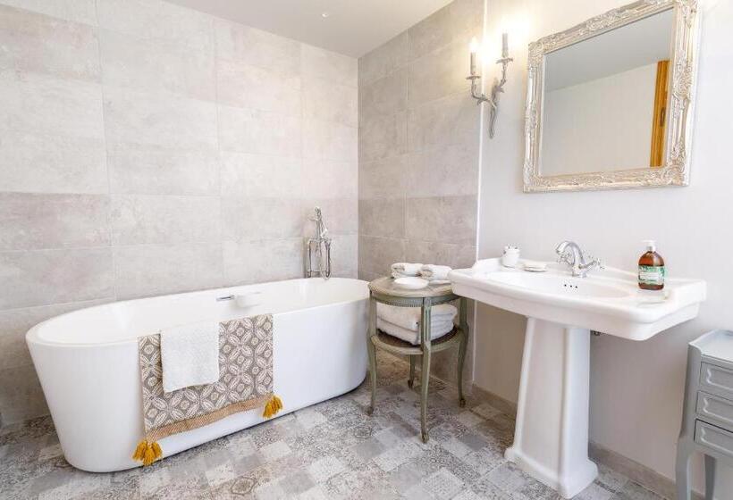 Пансион Madame M S Maison Des Mots