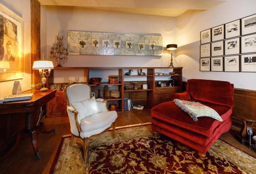 Пансион Madame M S Maison Des Mots