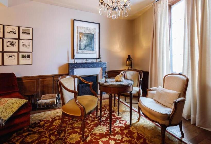 Пансион Madame M S Maison Des Mots