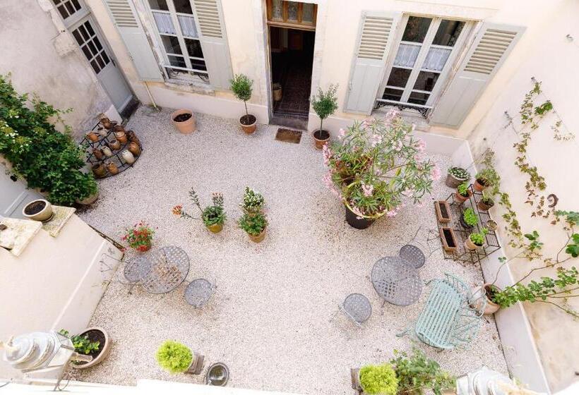 Пансион Madame M S Maison Des Mots