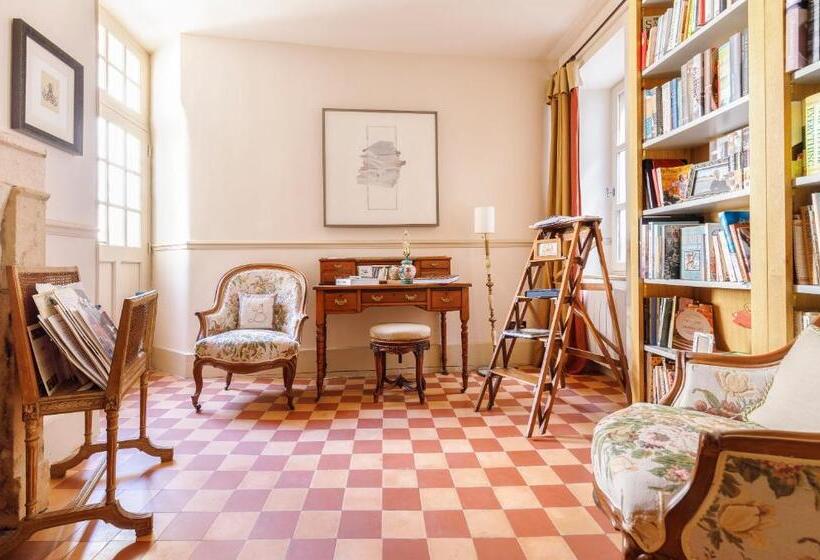 Пансион Madame M S Maison Des Mots