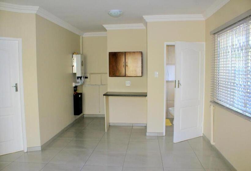 פנסיון Njomsguesthouse