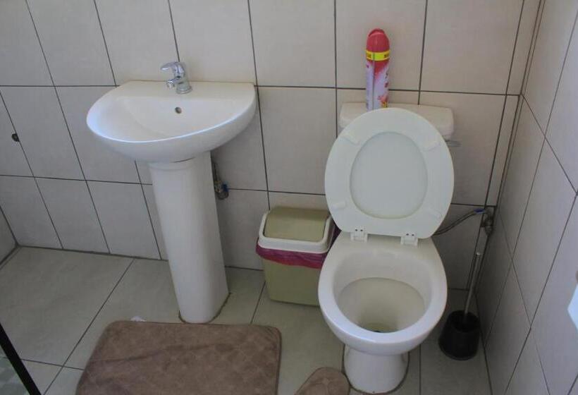 פנסיון Njomsguesthouse