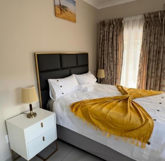 פנסיון Njomsguesthouse