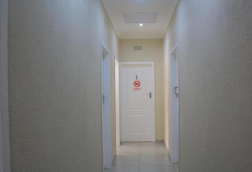 פנסיון Njomsguesthouse