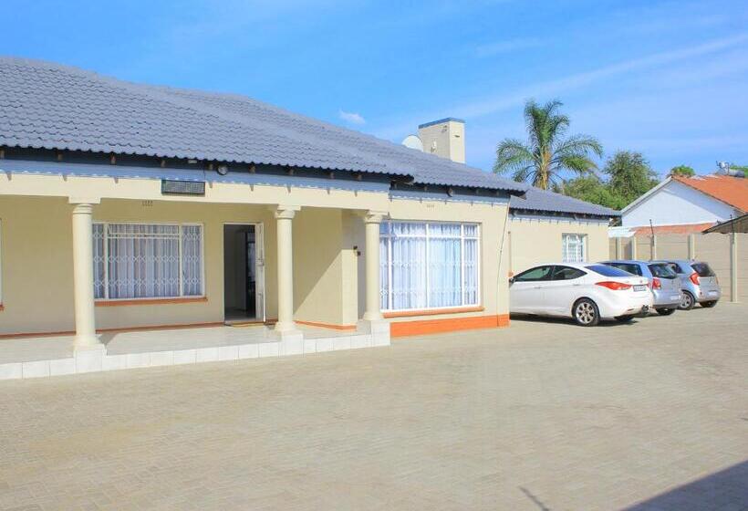 פנסיון Njomsguesthouse