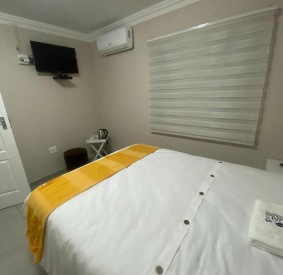 פנסיון Njomsguesthouse