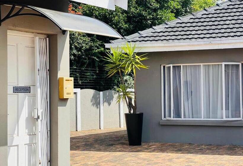 פנסיון Ntsane’ S Exquisite Homes