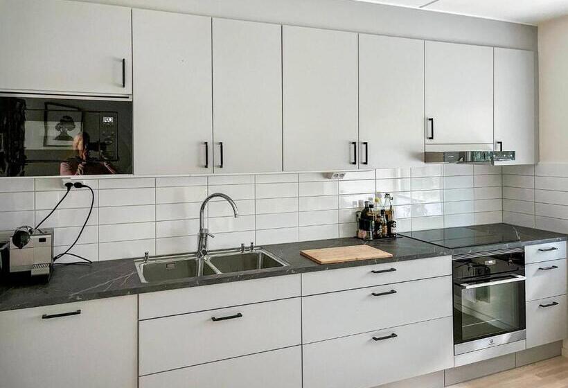 بنسيون Room In Guest Room   Guest Room Close To Malmö Arena