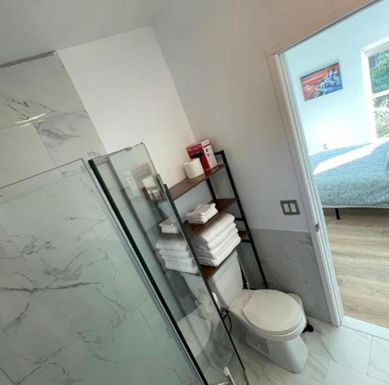 بنسيون Room With Private Bath Santoniri Inspired