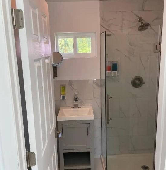 بنسيون Room With Private Bath Santoniri Inspired