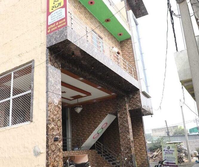 Пансион Shri Laddu Gopal Guest House