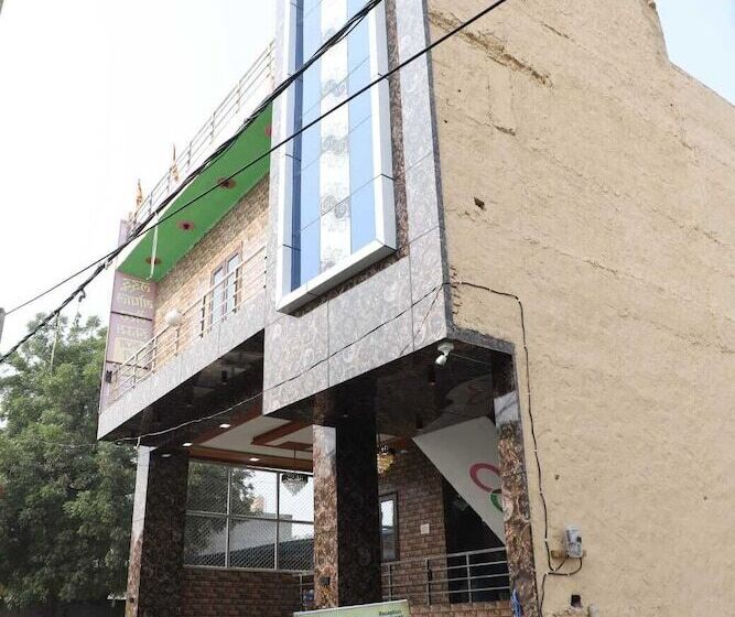 Пансион Shri Laddu Gopal Guest House