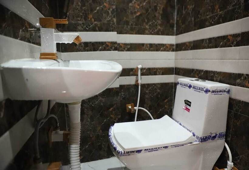 Пансион Shri Laddu Gopal Guest House