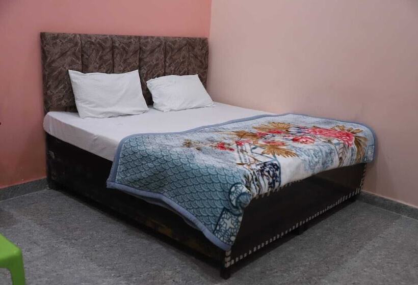 Пансион Shri Laddu Gopal Guest House